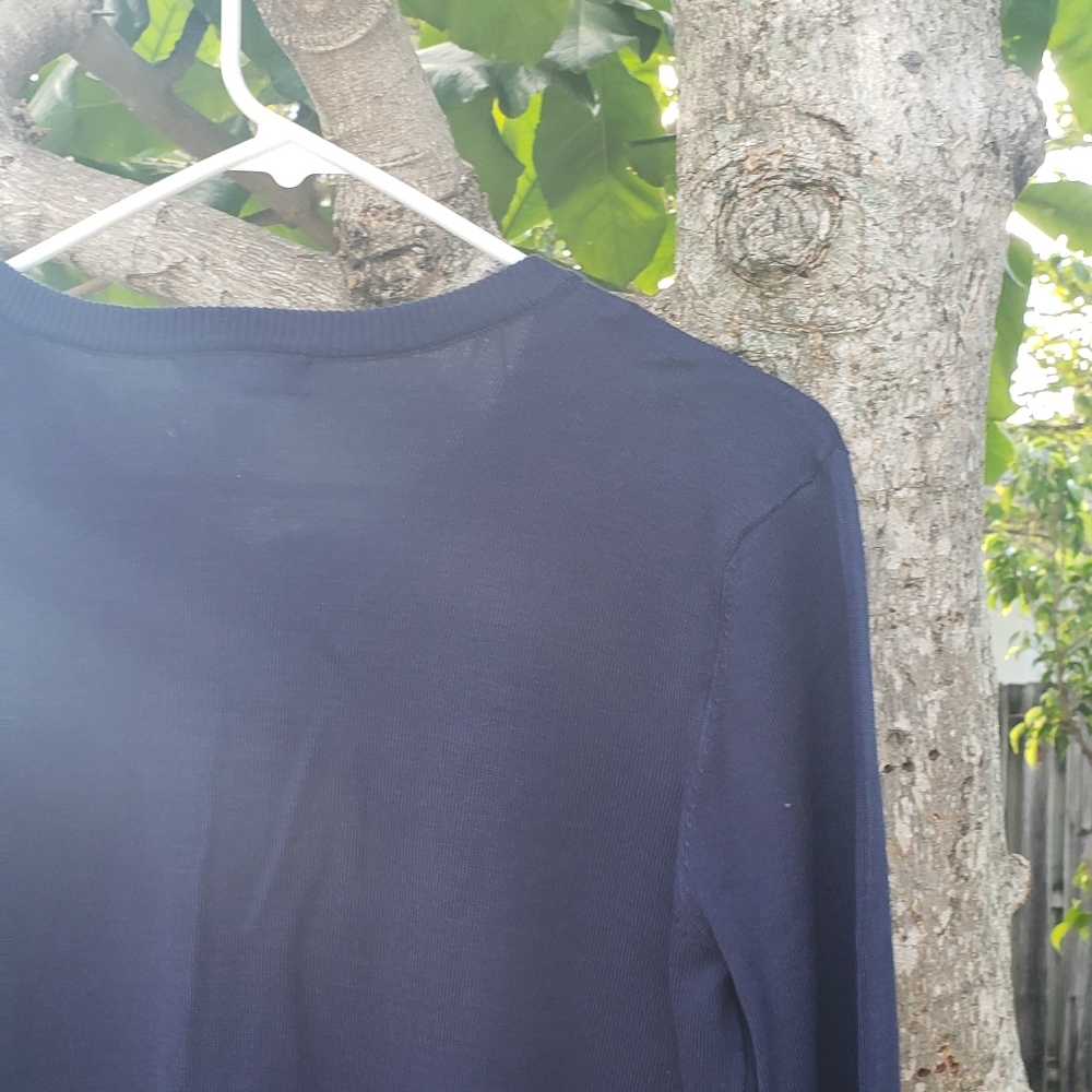 buttoned sweater - Picture 2 of 4